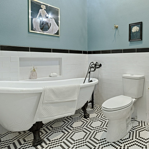 Bathroom 3, Lofts on Lee, Hunt