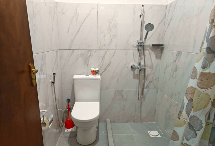 Bathroom 3, kilimanjaro safari lodge, Moshi Urban