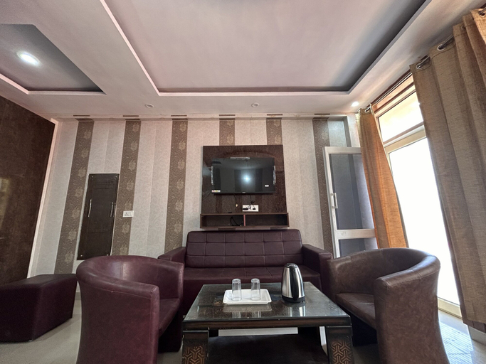 Living area 3, Banglow Ki Kandi, Dehradun