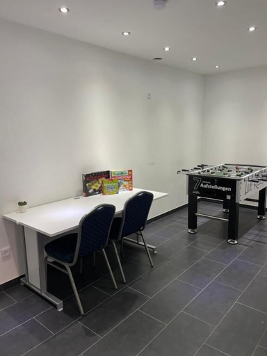 Game room, Apartment am Rosenplatz 24-hour check-in, Gifhorn