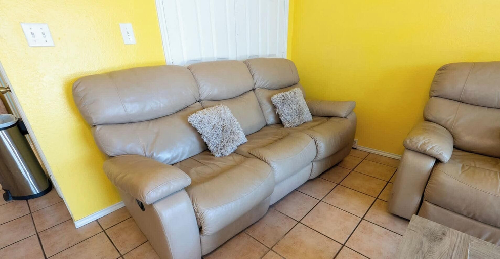 Living area 5, Private Pool Bbq Steps To Beach 3 Bedroom Home, Cameron