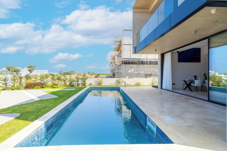 Pool 5, MITO Seaview by Serbellas