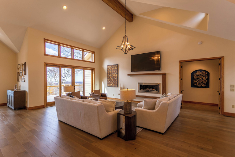 Interior 2, On the Rocks, Avery