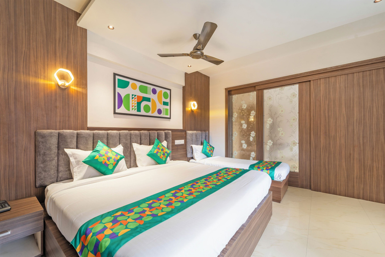 Room 4, Treebo Regalia, Near Medical College & Pattom, Thiruvananthapuram