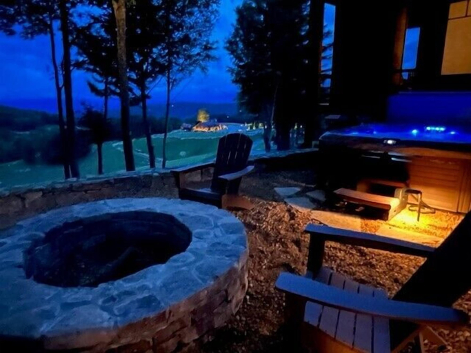 Interior 5, Evergreen at Eagles Nest, Avery
