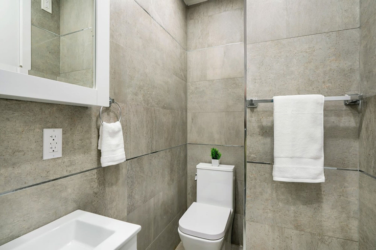 Room 5, 48-3rw Brand New 1BR Prime Hells Kitchen - W D, New York