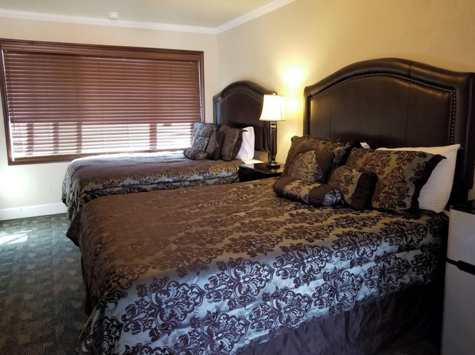 Bedroom 2, City Center Motel, Coos