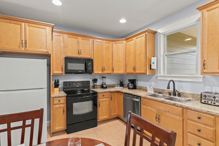 Private kitchen 3, Sea Breeze - Dog Friendly 3BR 2BA Beach House, Beach Access, Bay