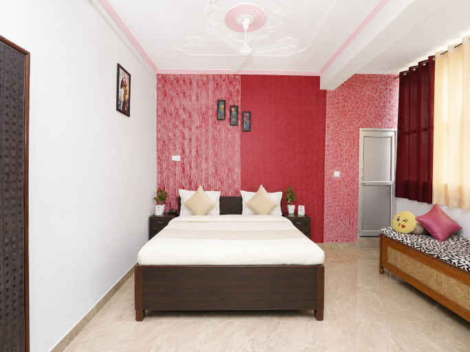 Room 2, Hotel Opluence, Pithoragarh