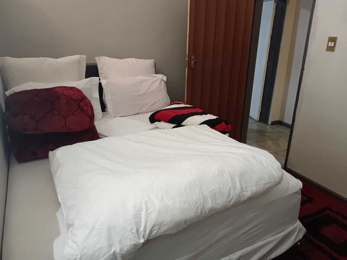 Room 4, One love suites, Waterberg