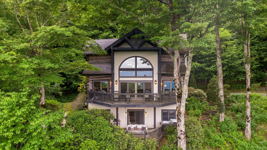 Interior 4, Mount Ever-rest, Watauga