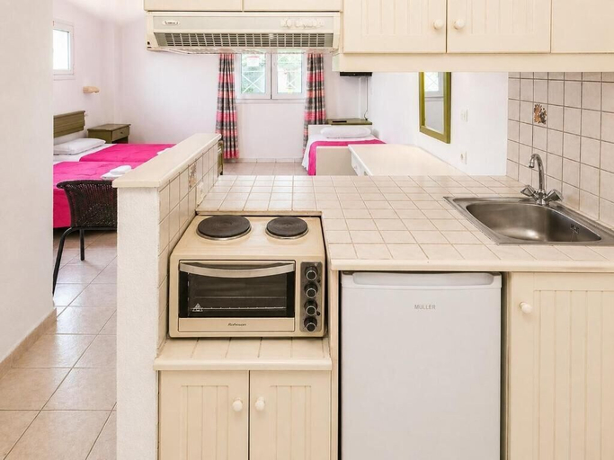 Private kitchen 2, Agnes Beach Hotel Apartments, Ionian Islands