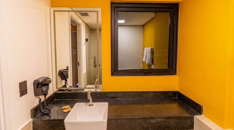 Bathroom 4, ibis Petrolina, Petrolina