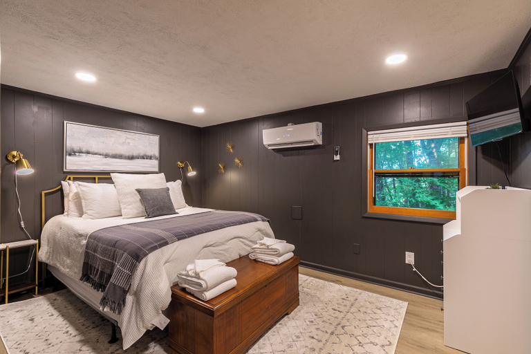 Interior 5, Blue Ridge Retreat at Linville Land Harbor, Avery