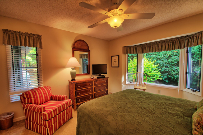 Interior 5, Penrith Hideaway at Yonahlossee, Watauga
