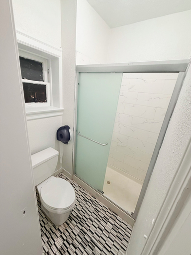 Bathroom 5, Adrian Hotel, San Francisco