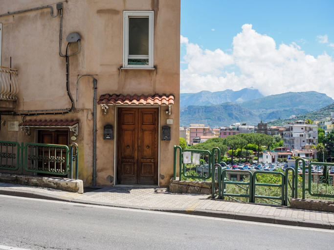 Exterior & Views, Casa Rosa, Napoli