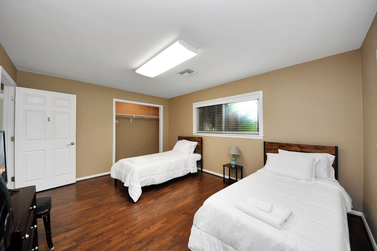 Room 4, Lofty Grace Home 2, Fort Bend