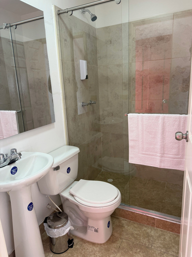 Bathroom 4, El Porton de Salento, Salento