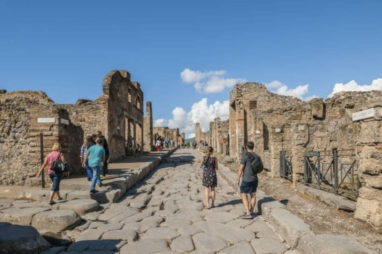 Hiking 4, Core Amalfitano Pompeii City Suites, Napoli