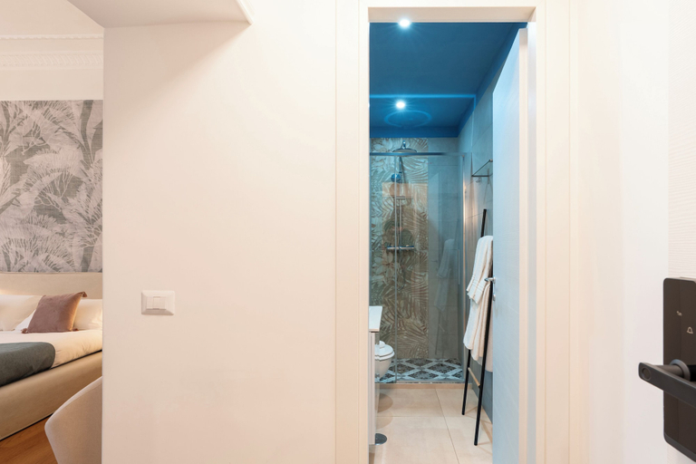 Bathroom 5, ReRent Rooms - 81 MANZONI GUESTHOUSE, Roma