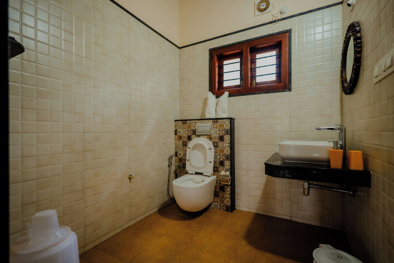 Bathroom 2, Akruthi Palm Pavilion Resort, Chikmagalur