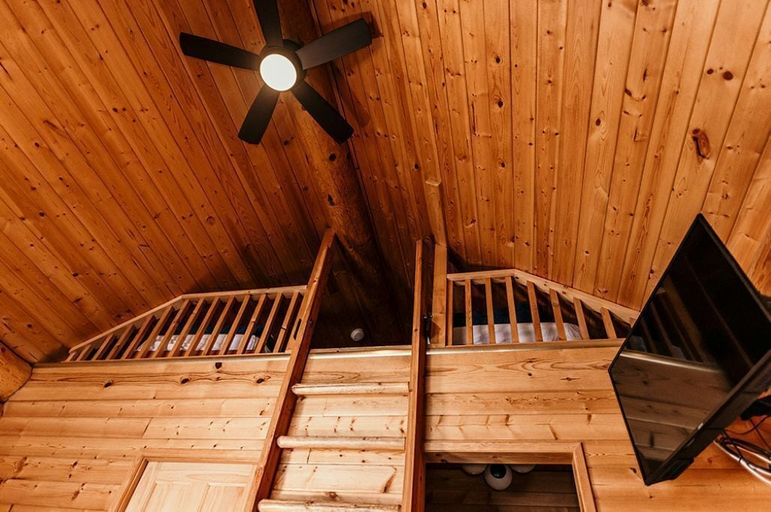 Interior, Riverside RV Resort, Squamish-Lillooet