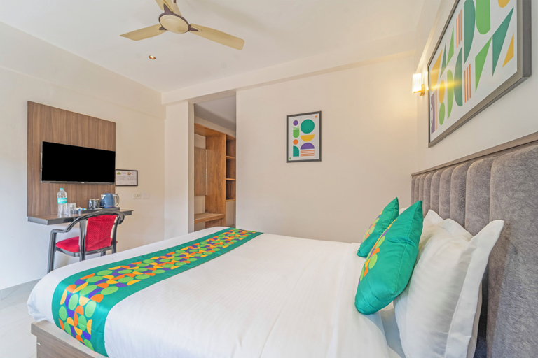 Room 3, Treebo Regalia, Near Medical College & Pattom, Thiruvananthapuram