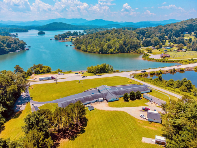 Aerial view 2, Deerfield Inn, Clay