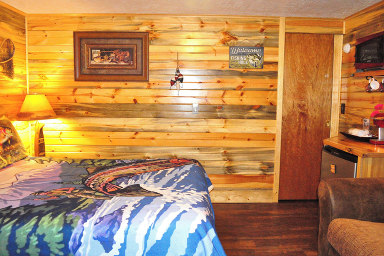 Others 5, Restmore Inn, Pennington