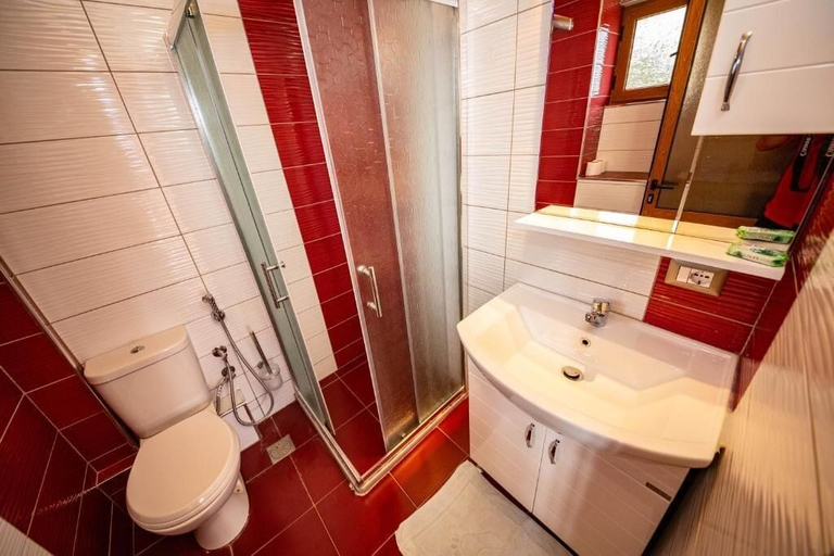 Bathroom 5, Guest House Luiza, Sarandës