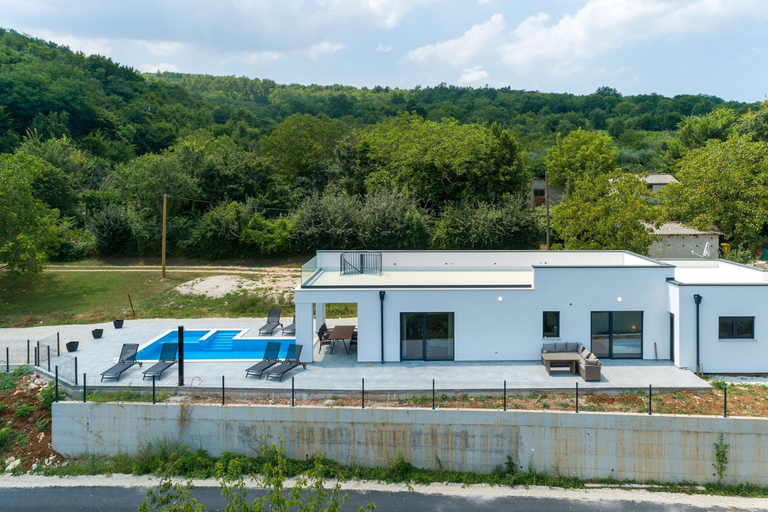 Building design 4, Villa Nono, Karojba