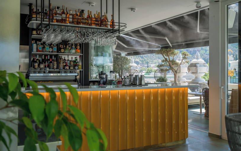 Food & Drinks 5, Monograph Freedom Square, Tbilisi