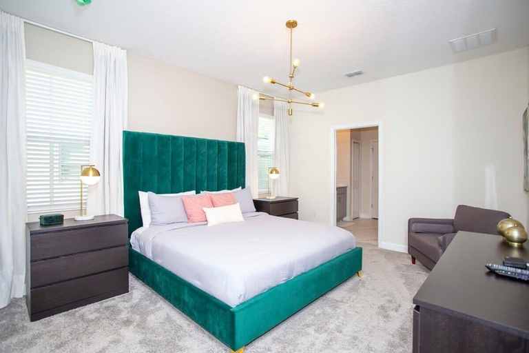 Room 5, Luxurious Family Retreat w/ Private Pool & Resort Access, Osceola