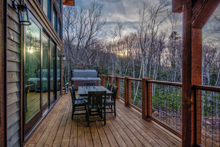 Interior 5, It Was All a Dream at Eagles Nest, Avery