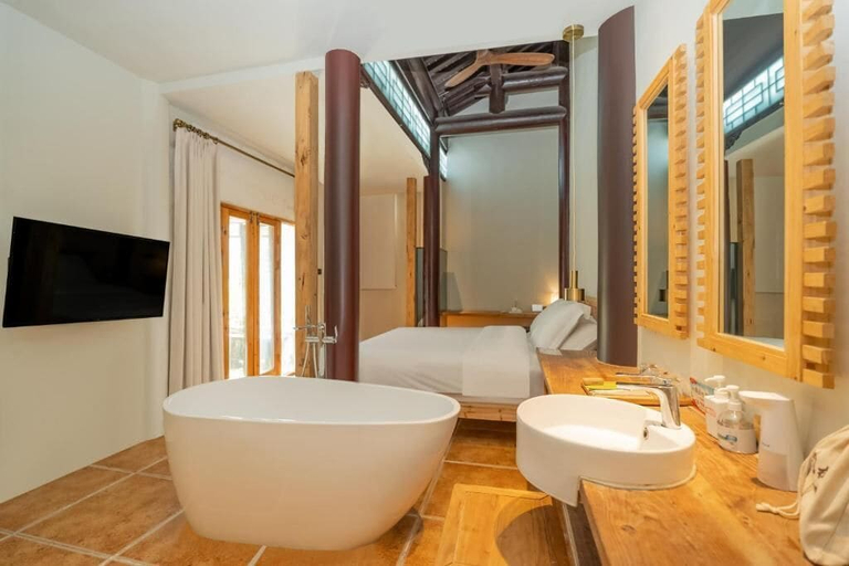 Bathroom 5, Cloud and Wind, Yangzhou
