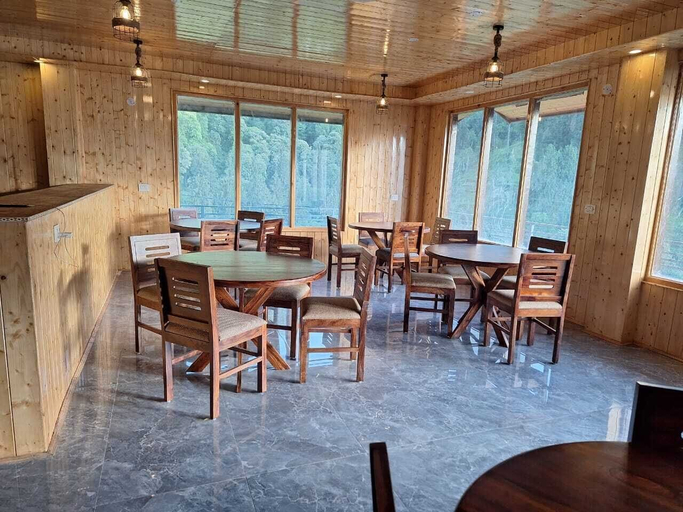 Dining 3, Devine Hill, Kullu