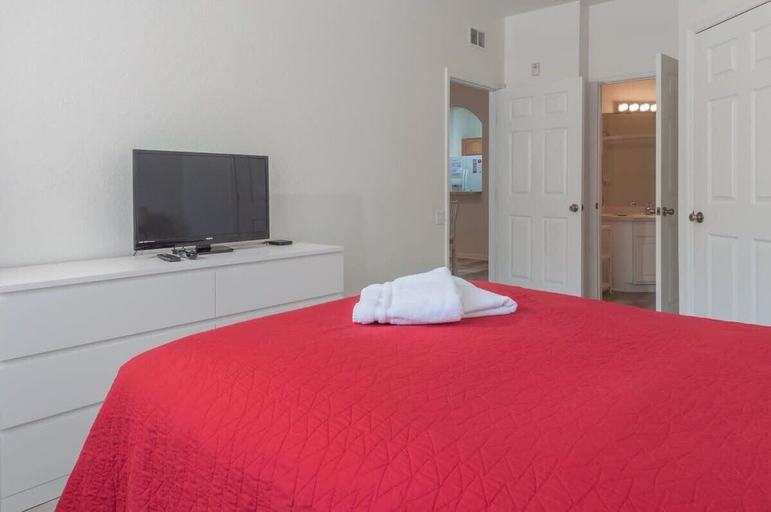 Room 5, Family-friendly Apartment Near Disney With Pool Access, Osceola