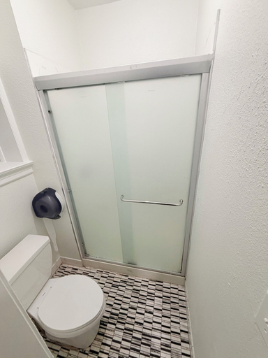 Bathroom 4, Adrian Hotel, San Francisco
