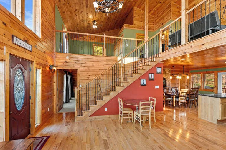 Interior 3, Beech Mountain Breeze - Views, pet Friendly, hot Tub, Sleeps 14, Watauga