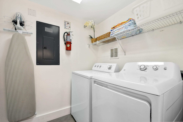 Laundry, Charming Townhouse w/ Pool Near Disney Parks!, Osceola