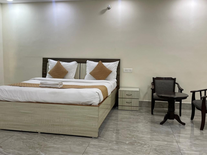 Room 5, Hotel Maple inn and Banquet, Patna