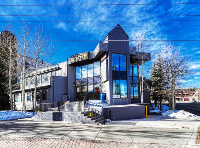 Exterior & Views 2, Crestview Place Mountain View, Balcony & Shuttle, Grand