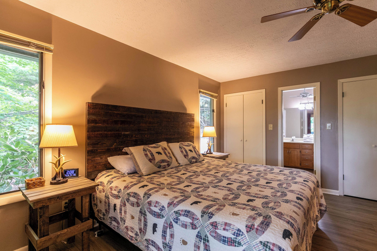 Interior 5, Grand View, Watauga