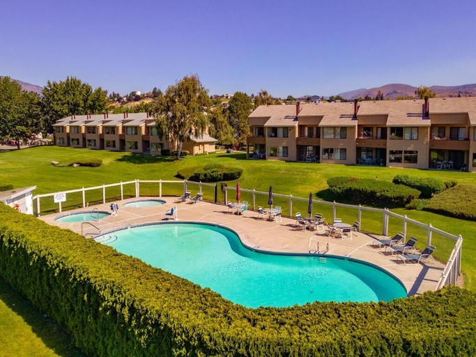 Exterior & Views 2, Tennis Village, Chelan