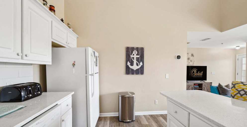 Interior 2, Horizon South 55-304, Bay