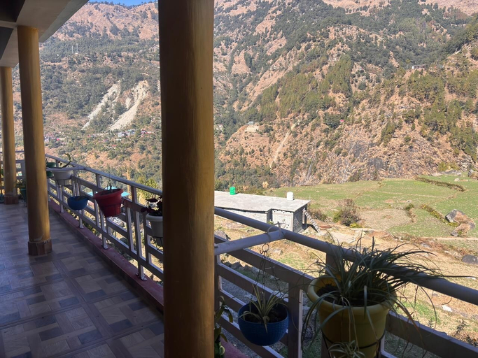 Property grounds 4, Yash Homestay Huddu, Rudraprayag
