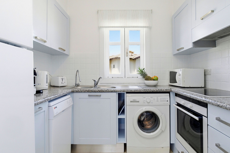 Private kitchen, Beautiful Apartment Callysta PA11