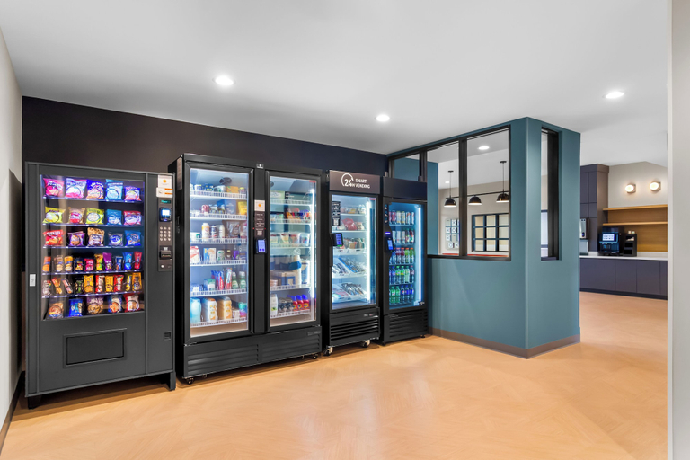 Vending machine, StudioRes by Marriott Memphis Cordova, Shelby