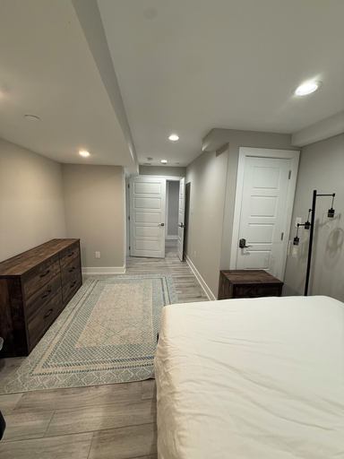 Room 3, South Philly Terrace, Philadelphia